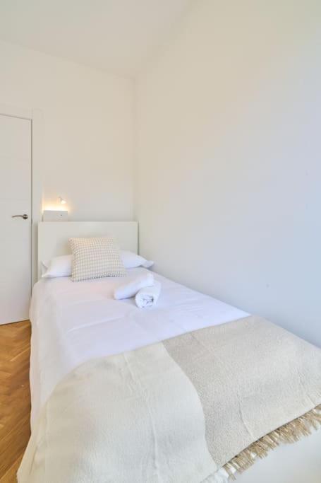 Duplex Palacio De Congresos Ii By Keyhom *